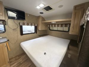 Remolque de Viaje Usado de Alta Calidad, Pacifics Coachworks Panther Mini 16RB 20FT, Acero Inoxidable, Impermeable, Años 2016-2023, en Venta - Product Image 4