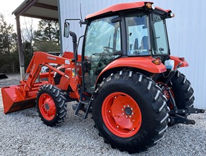 Tractor Kubota M6060 Usado de Alto Rendimiento con Cabina |   Maquinaria Agrícola de 60HP 4x4 con Transmisión Hidráulica en Venta - Product Image 2