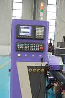 Routeur CNC 4 axes 1325 ATC pour le travail du bois avec tête pivotante pour la sculpture de surfaces courbes et la découpe de moules en mousse