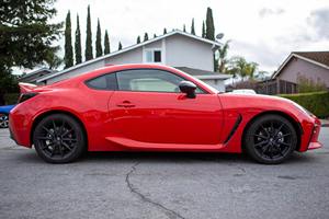 Voiture GR86 Premium Turbo 2023, cuir, transmission intégrale, faible kilométrage, boîte automatique, conduite à gauche, essence, état neuf - Product Image 6