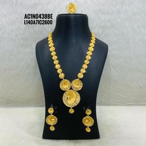 Nouveau design de collier plaqué or ensemble de bijoux de mode de conception en ligne tous les types de colliers de bijoux d'un gramme - Product Image 1