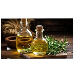 Meilleures ventes d'huile essentielle de romarin biologique pour la relaxation du cuir chevelu et le soulagement de la douleur et le parfum de maison du fournisseur indien - Product Image 5