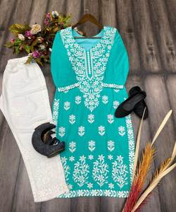 ชุดอาบายะห์สุภาพสตรีชาวมุสลิมพร้อมเสื้อคามีซเย็บติดและผ้าคลุมไหลปักลายบนผ้ากำมะหยี่สำหรับงานแฟชั่นอิสลาม - Product Image 3