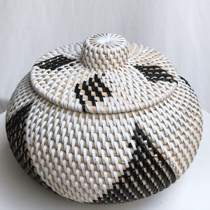 Panier de rangement alimentaire en rotin naturel Sisu Handicraft, écologique, avec couvercle, pour la décoration de la maison - Product Image 1