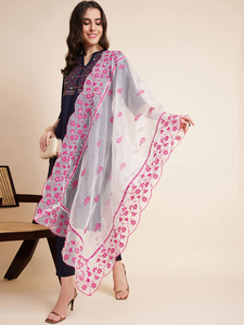 Conjunto de Kurta, Pantalón y Dupatta de Algodón Azul Marino Elegante y Estilizado con Bordado, Cuello en V, Largo hasta la Rodilla, Ideal para Verano, Superventas - Product Image 4