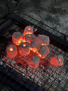 ไม้เนื้อแข็งถ่านกัมมันต์ไม้เนื้อแข็งถ่าน100% เป็นมิตรกับสิ่งแวดล้อม - Product Image 5