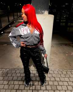 Conjunto de 2 piezas con bordado personalizado para mujer Y2k Crop Top sudaderas con capucha parche desgastado apliques bordado recortado conjunto de Sudadera con capucha - Product Image 6