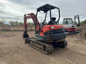 Miniexcavadora Kubota KX121-3: Excavadora Compacta de Alto Rendimiento para la Construcción - Product Image 5