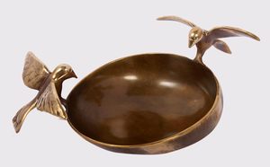 Tazón de diseño martillado con acabado de estera de latón multiusos con nudo de metal desechable para servir y almacenar - Product Image 4