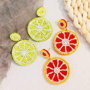 Boucles d'oreilles élégantes en perles faites à la main de Mohsin Handicraft Bijoux de mode de créateur avec broderie au point de croix et couture - Product Image 1