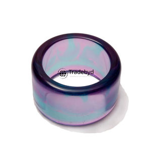 Brazaletes de resina Glam para colecciones de joyería de estilo lujoso de Tradebyd - Product Image 5