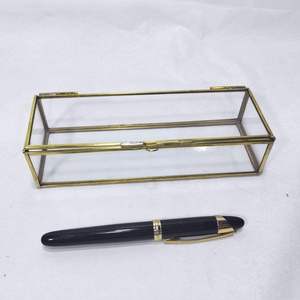 Caja de desplazamiento de vidrio de metal de estilo victoriano clásico dorado con intrincados patrones hechos a mano para una decoración y regalos únicos para el hogar - Product Image 5