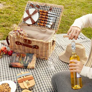 Set Regalo Personalizzato Cesto da Picnic in Platino per Regali Aziendali - Product Image 2