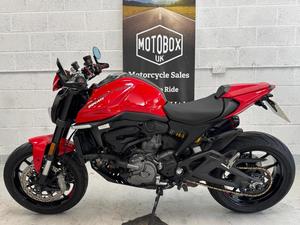 Ducati Monster 937 2021, état impeccable, moto sportive d'occasion à vendre - Product Image 5
