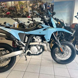 Oferta Mayorista de la Mejor Calidad: DR-Z4SM 15-miles 400cc (Motocicleta) en Stock con 3 Años de Garantía - Product Image 1