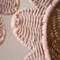 Nouveau Bol Décoratif Classique en Rotin Tressé Rose à Motifs Floraux du Vietnam pour Servir les Plats à la Table à Manger – Idéal Rentrée Scolaire