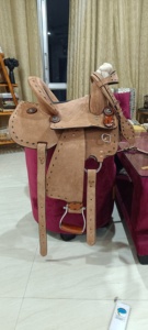 Selle de Cheval Western Anglaise Confortable Faite à la Main en Cuir Premium, Modèle Racing Roughout, avec Arceau en Bois/Plastique, Haute Qualité, Vente en Gros - Product Image 4