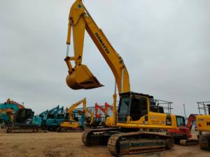 รถขุดตีนตะขาบ Komatsu PC450-8 มือสอง ลดราคาพิเศษ พร้อมมอเตอร์ ความจุบุ้งกี๋ 2.1 ลูกบาศก์เมตร กำลัง 257 กิโลวัตต์ รถมือสองยอดนิยม - Product Image 2