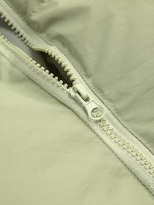 Chaqueta acolchada personalizada a precio barato al por mayor, chaquetas acolchadas para mujer, abrigo de plumón ligero de poliéster 100% para mujer - Product Image 4