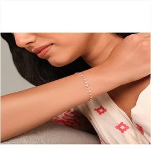 Bracelet tennis classique pour femme en or 18 carats plaqué or, avec diamant rond cultivé en laboratoire CVD, 1,18 ct, clarté D/VS, chaîne réglable - Product Image 2