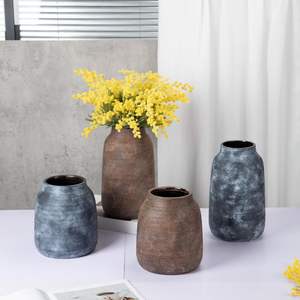 Venta caliente nueva llegada jarrones de madera hechos a mano para espacios de vida modernos floreros de madera duraderos decoración del hogar diseño de mesa - Product Image 2