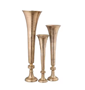 Vase à fleurs au design classique Décoration de la maison et du jardin Vase en métal Vases de décoration de table à un prix abordable - Product Image 6