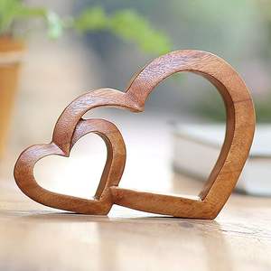 Escultura de madera de corazones, dos corazones juntos, expresión de amor, arte de madera hecho a mano, decoración del hogar, regalo romántico - Product Image 2