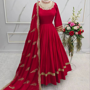 Vestido de seda Chinon pesado de la colección Tennecy con Dupatta completamente cosido listo para usar para fiestas - Product Image 1