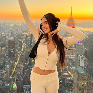 Ensemble de sweat à capuche tricoté pour femme Sexy taille haute à manches longues avec motif solide décontracté ensemble deux pièces pour le printemps/hiver - Product Image 2