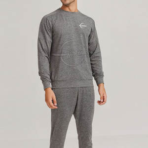 Nouveaux survêtements respirants à la mode Conception personnalisée Motif solide Collection grande taille Vente à chaud pour l'hiver - Product Image 5