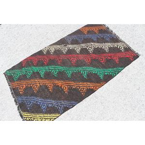 Tapis Kilim vintage, tapis turc de 2,8 x 4,9 pieds, tapis oriental en laine noire - Product Image 2