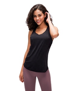 Las camisetas sin mangas para mujer de marca privada se ofrecen con logotipo personalizado para el comercio global y las grandes cadenas de suministro mayoristas de hoy en día. - Product Image 1