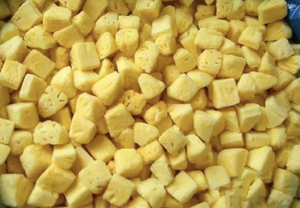 Piña congelada IQF hecha de cubos de frutas tropicales frescas, perfecta para postres de batidos y suministro al por mayor de Vietnam - Product Image 3