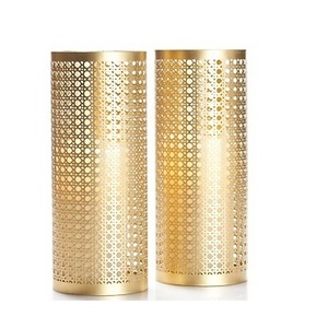 Bougeoirs votifs en fer doré avec motif standard découpé au laser pour la décoration de la maison, des mariages et de Noël - Product Image 1