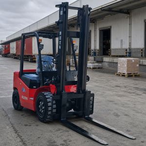 รถยกไฟฟ้าสี่ล้อคุณภาพสูง ได้รับการรับรองมาตรฐาน CE สำหรับคลังสินค้า - Product Image 1