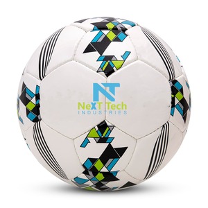 Balón de entrenamiento de fútbol de Next Tech Industries, material de PU para fines de entrenamiento con diseño personalizado y logotipo personalizado - Product Image 1