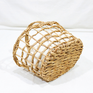 Panier à fleurs ovale en jacinthe d'eau tissée Artex Dong Thap avec doublure en tissu - Product Image 5