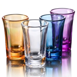 Vaso de chupito de vidrio transparente de alta calidad, hecho a mano, multicolor, sin plomo, base pesada y duradera, para fiestas de tequila y <span class=keywords><strong>vodka</strong></span>. - Product Image 1