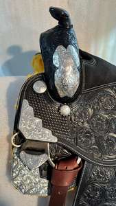 Silla de Montar Western Plateada Hecha a Mano, Duradera, Personalizada, de Cuero Premium con Adornos Plateados, Conchos, Profesional para Equitación - Product Image 6