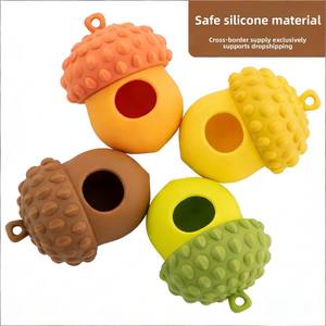 Jouet à mâcher durable en silicone en forme de baie, motif châtaigne, à libération lente, avec trous de distribution de nourriture, le plus vendu à l'international pour animaux de compagnie - Product Image 2
