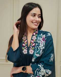 Venta al por mayor exclusiva Chinon Kurti Bottom & Dupatta colección para fiesta totalmente catalogada - Product Image 5