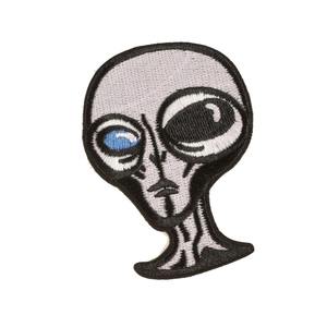 Insignias de letras bordadas en 3D personalizadas a precios baratos al por mayor para ropa, parches de hierro para ropa con forma personalizada - Product Image 5