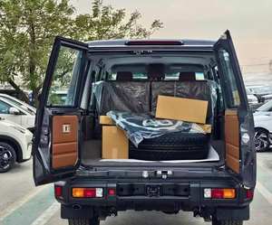 SUV d'occasion gris propre 2024, 76 places, toit rigide, essence, sièges en cuir, boîte automatique, conduite à gauche, pack technologique - Product Image 6