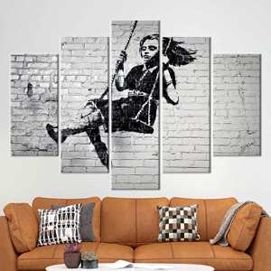 Impresión en lienzo de la elegante niña de Banksy en columpio - Decoración moderna de arte callejero, mezcla de 5 piezas: Gallery Wrap - Product Image 1