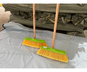 Balai de nettoyage de sol en plastique à poils souples parfait pour le nettoyage dans et autour de la maison, commandez tôt pour obtenir une réduction - Product Image 4