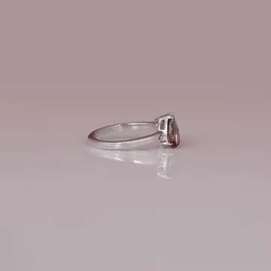 Bague en diamant cultivée en laboratoire personnalisée pour femmes dernière collection de deux pierres poire coupe rayonnante cadeau de bijouterie fine en or massif - Product Image 4