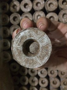 เม็ดมะพร้าวอัดเม็ดแบบอัดเม็ดสำหรับปรับสภาพดินปลูกแบบอินทรีย์แผ่นใยมะพร้าวขนาดกลางดอกบัวสีน้ำเงิน - Product Image 3