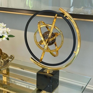 Sculpture de Globe en métal de haute qualité avec finition de couleur or et noir brillant pour pièce maîtresse de table pour la décoration - Product Image 4