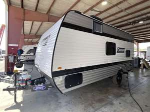 Autocaravana Keystone Coleman 17B 2025 para Camping - Product Image 3