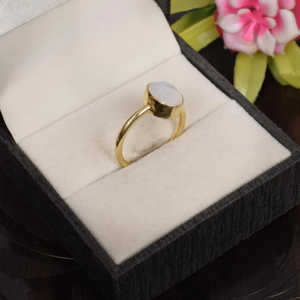 Bague en argent sterling 92.5 faite à la main Style délicat pierre de lune arc-en-ciel naturelle pierre précieuse coupe lisse ronde 10x8mm poire fine - Product Image 2